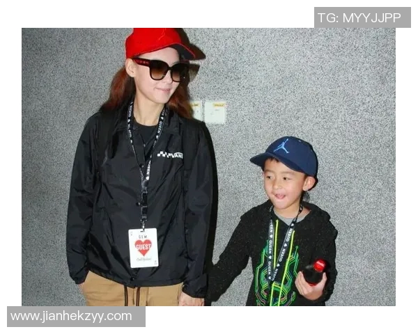 足球明星挑战张柏芝经典瞬间引发热议精彩模仿视频曝光